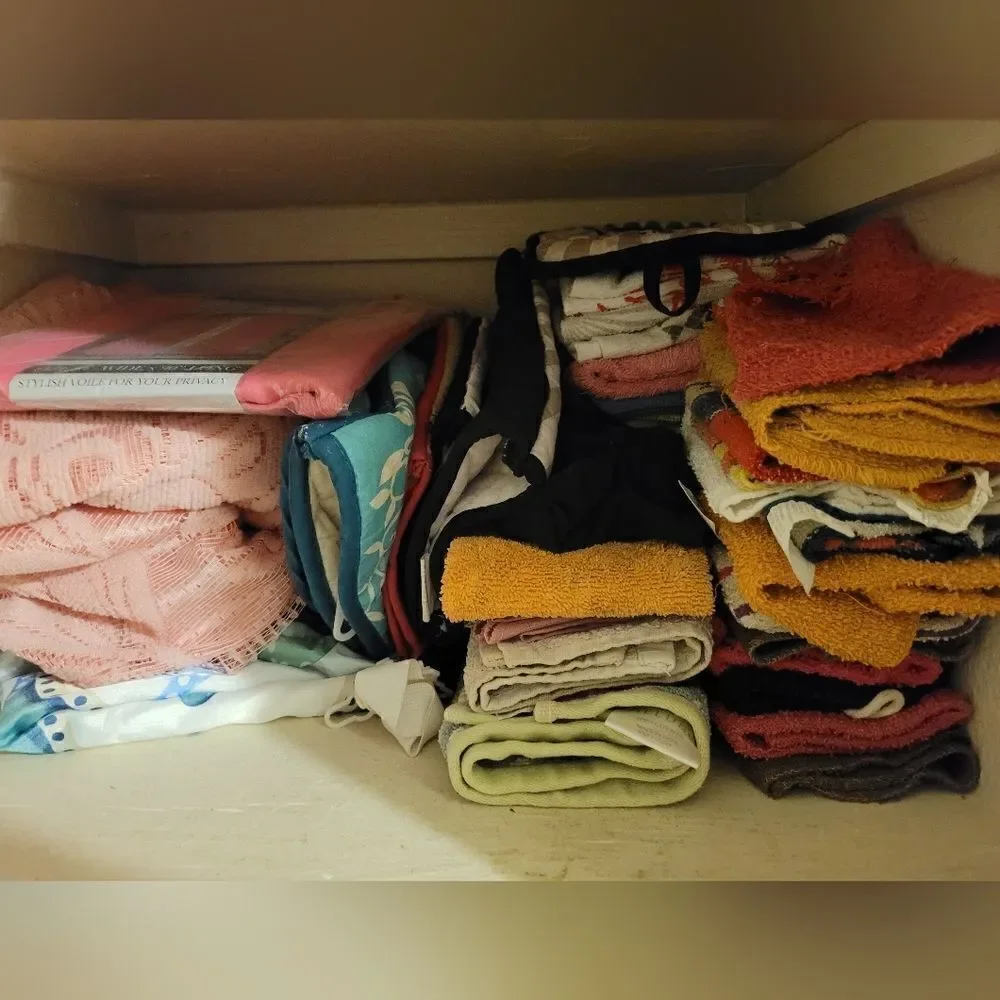 Surprise 6 used hand towels